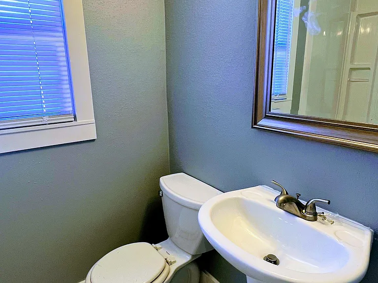 907 Poplar Ave — Photo 14