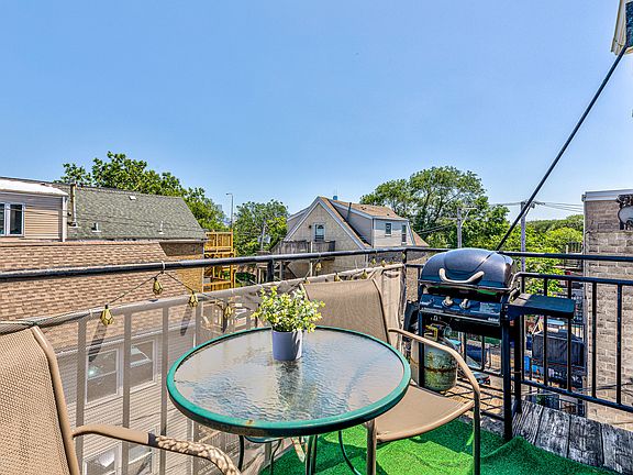 3rd image of 1227 N Noble St APT 3S