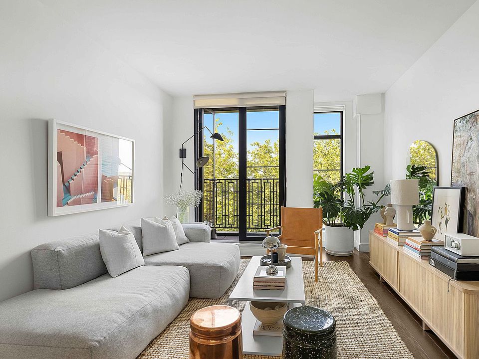 1st image of 150 N 12th St APT 3G