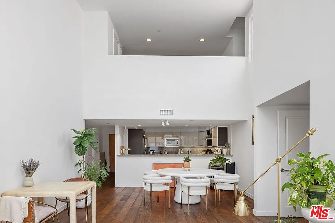 3 bed, 2.5 bath, 1730 sqft, $5,000 — Photo 4