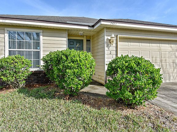 3rd image of 7421 International Village Dr