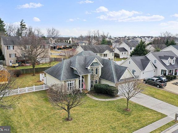 3rd image of 2710 Windwood Dr