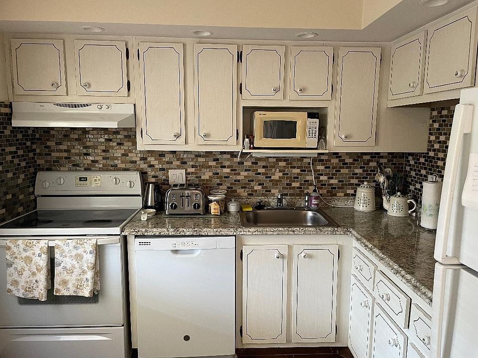 1st image of 7410 NW 1st Street #202