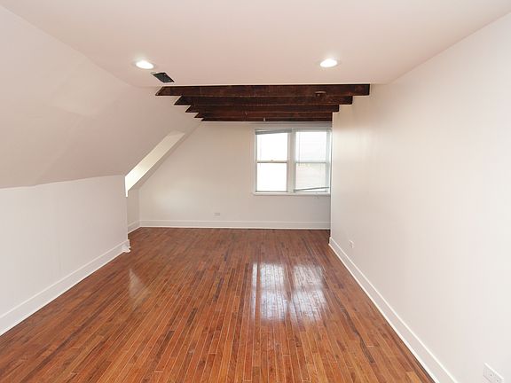 3rd image of 1362 N Bosworth Ave APT 4A