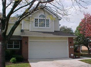 8432 Sandalwood Ct, Darien, IL