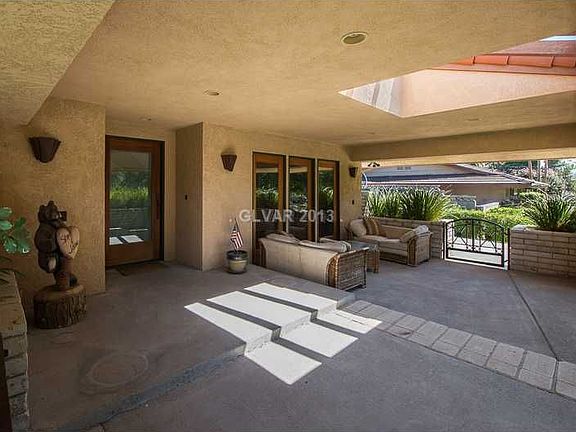2nd image of 1600 Santa Anita Dr