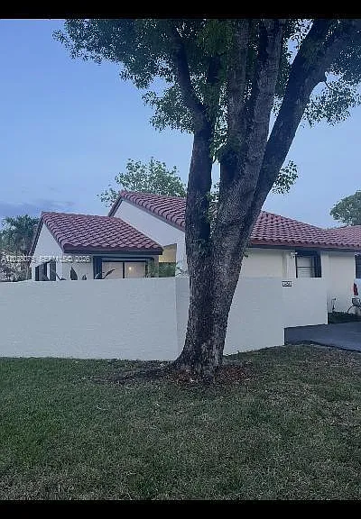 11323 SW 133rd Pl #11323 — Photo 1