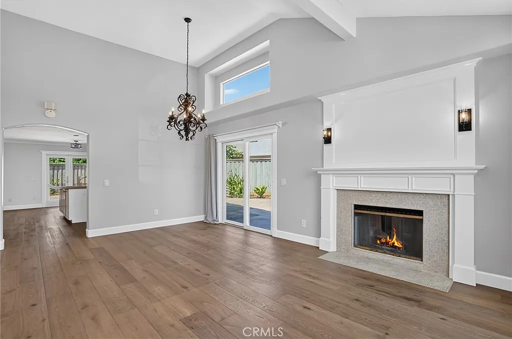 4 bed, 2059 sqft, $5,800 — Photo 3