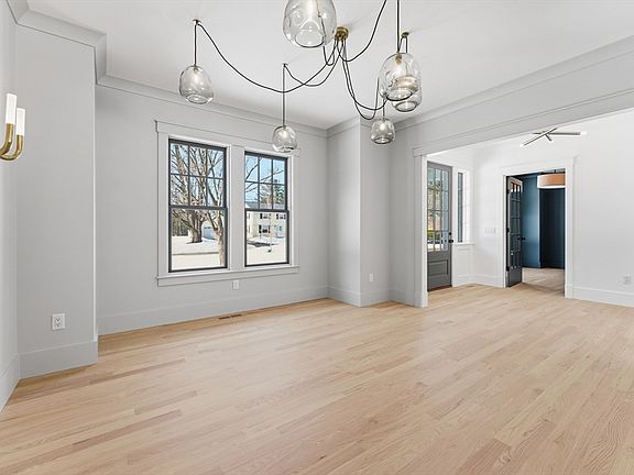 5th image of 51 Revolutionary Rd