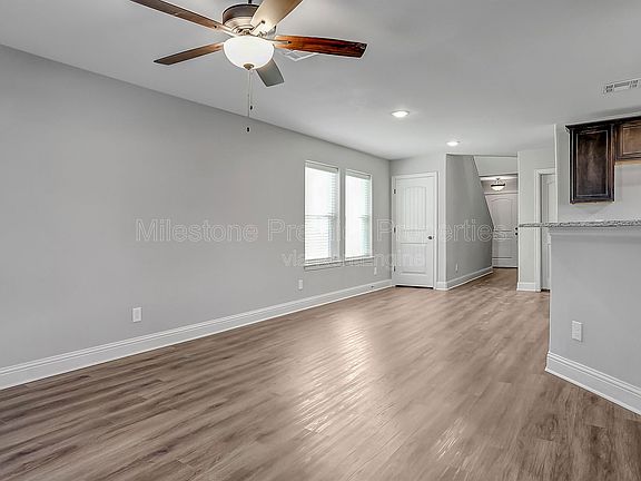 3rd image of 2735 W Washington St