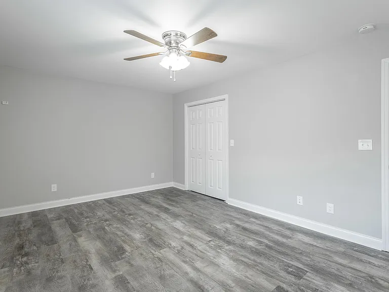 8214 Holly Crest Dr — Photo 6