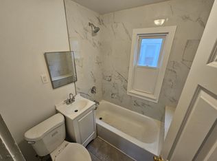 2907 N 35th St, Milwaukee, WI 53210