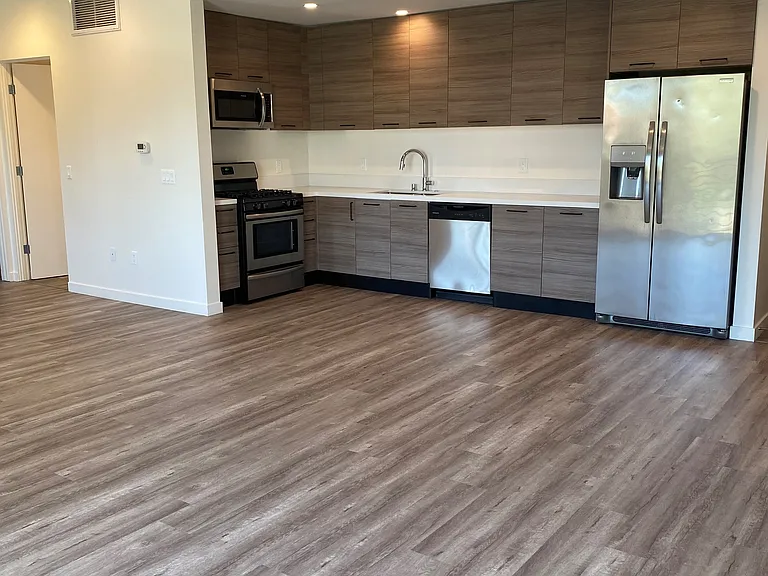 5327 Hermitage LLC — Photo 5