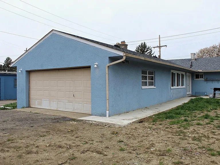 1559 Frebis Ave — Photo 12