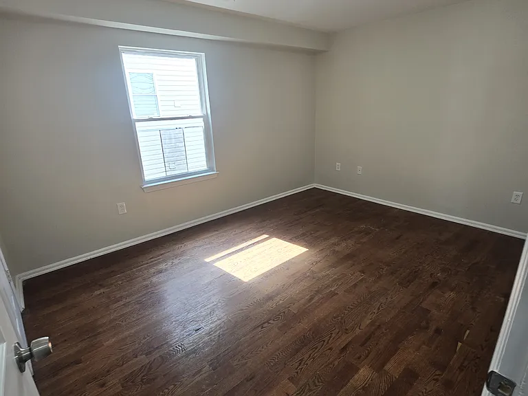 38 Wainwright St #1A — Photo 4