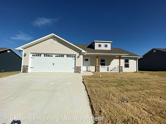 2nd image of 116 Lincoln Dr