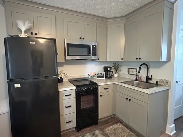 634 W Magnolia Ave #212, Auburn, AL 36832
