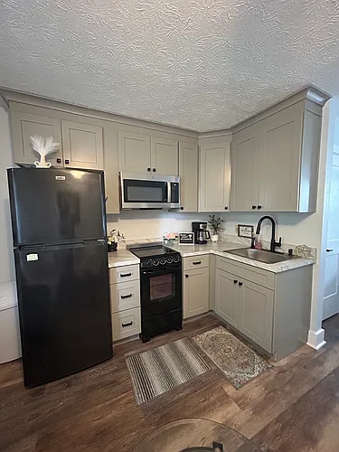 634 W Magnolia Ave #212 Photo 1