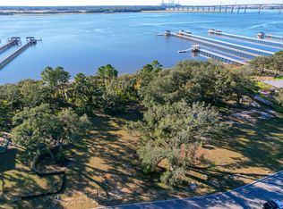 529 Old Compass Rd, Charleston, SC 29492