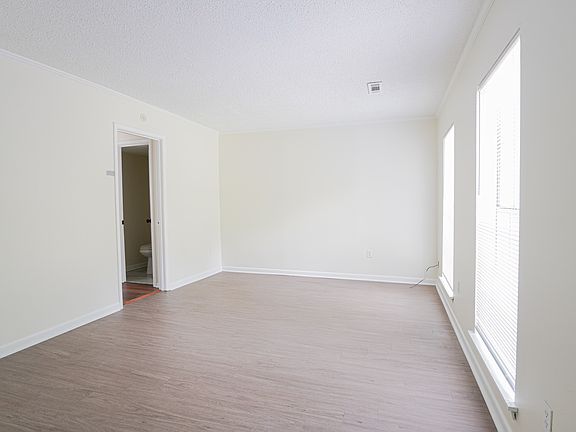 5th image of 2730 Nelson Ave #2730