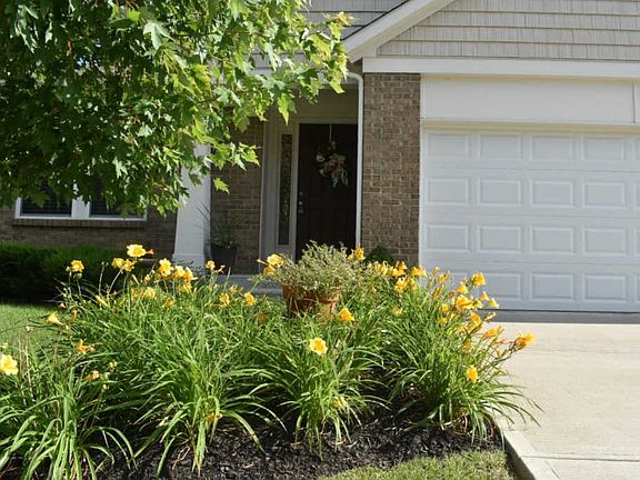 2nd image of 475 Harrison Woods Ct