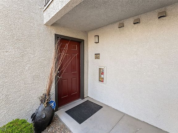 4th image of 950 Seven Hills Dr APT 2917