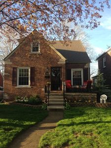 1840 Hampton Rd, Grosse Pointe Woods, MI, 48236