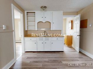 172 College Ave APT 6, Waterville, ME 04901