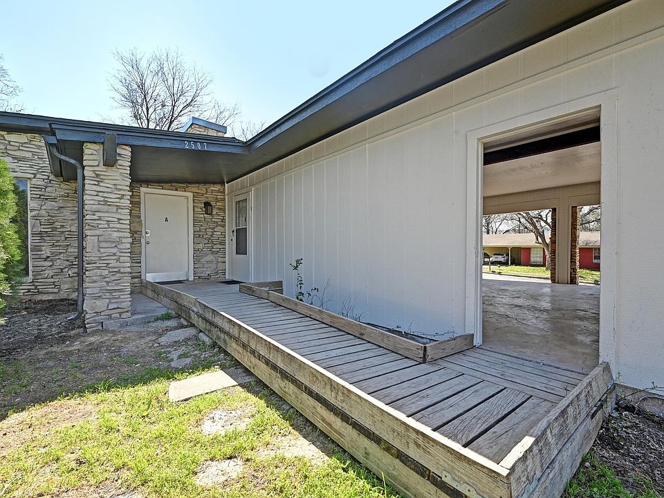 1st image of 2507 Parker Ln #A