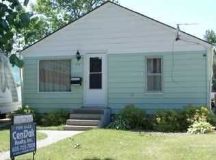 910 7th Ave SE, Aberdeen, SD 57401