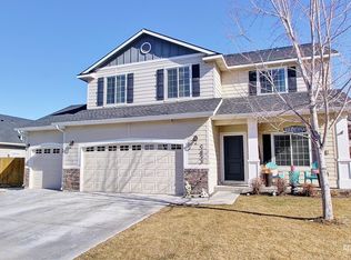 5452 N Diamond Creek Ave, Meridian, ID 83646