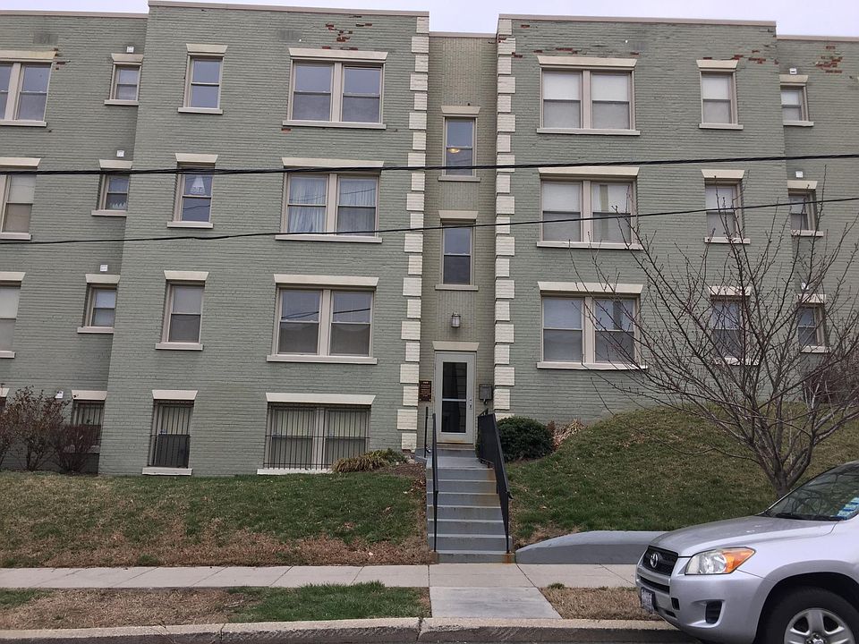 1st image of 4408 1st Pl NE APT 12