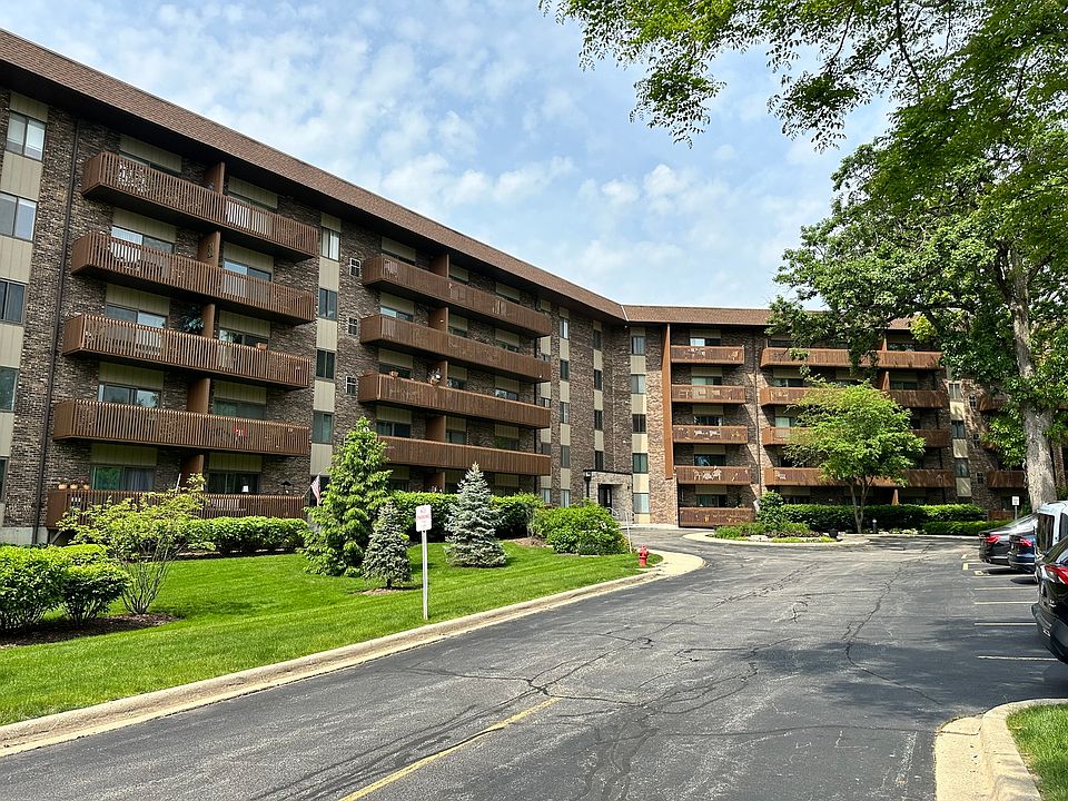 1st image of 120 Lakeview Dr APT 415