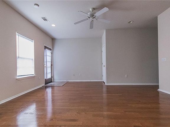 2nd image of 3207 SW Amberwood Ave Unit 1