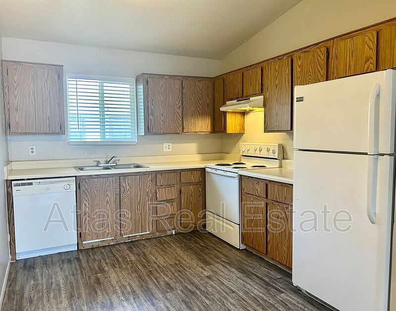 1st image of 465 W Ivyglen St Unit 13-226