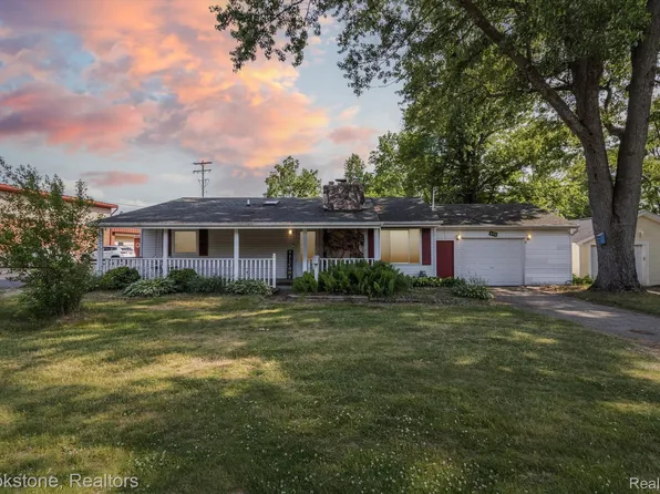 328 W Mount Morris St, Mount Morris, MI 48458