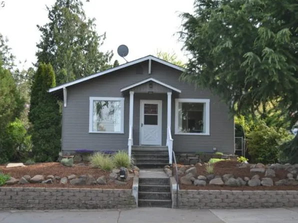 1014 E 14th St, The Dalles, OR 97058