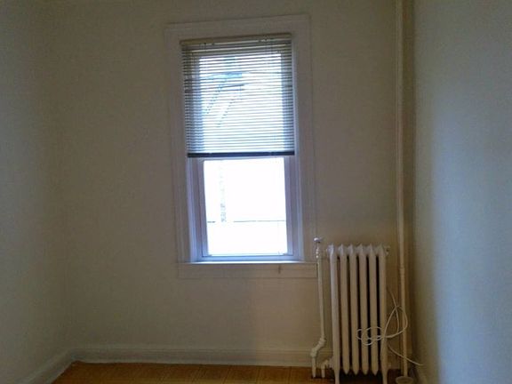 5th image of 2158 42nd St #1