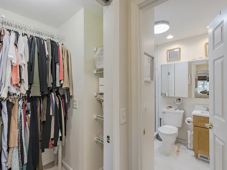 300 Stratford Ln #300 — Photo 28