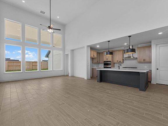 3rd image of 1110 Mills Cove Dr