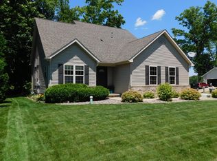 3527 Nell Dr, Valparaiso, IN 46383