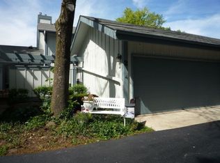 2 W Windsor Ct, Sugar Grove, IL 60554