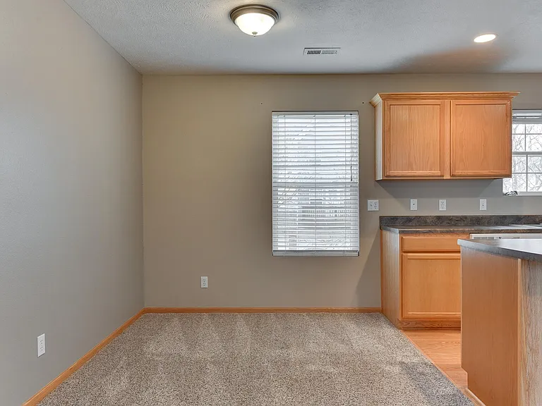 6758 S 181st Ct — Photo 10