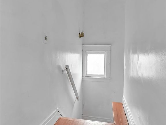 4th image of 723 Kensington Ave