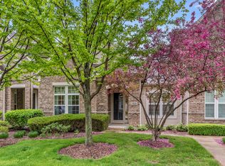 2906 Portage St, Naperville, IL 60564