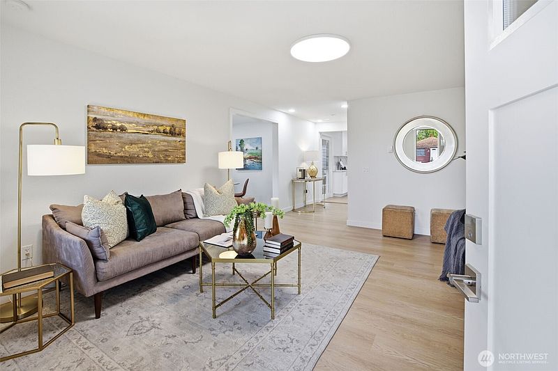 5th image of 9812 59th Avenue S
