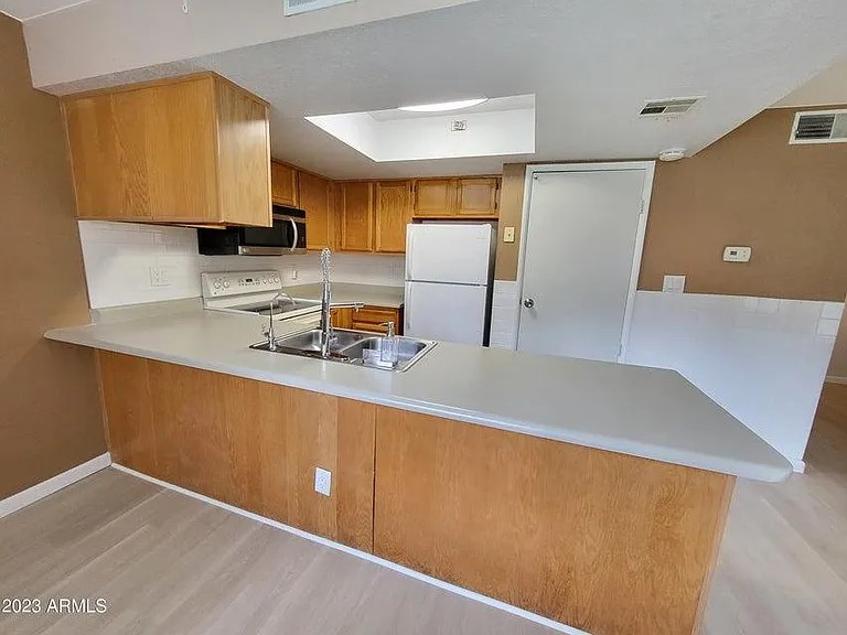 18811 N 19th Ave #2013 — Photo 7