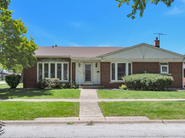 5532 Oak Center Dr, Oak Lawn, IL 60453