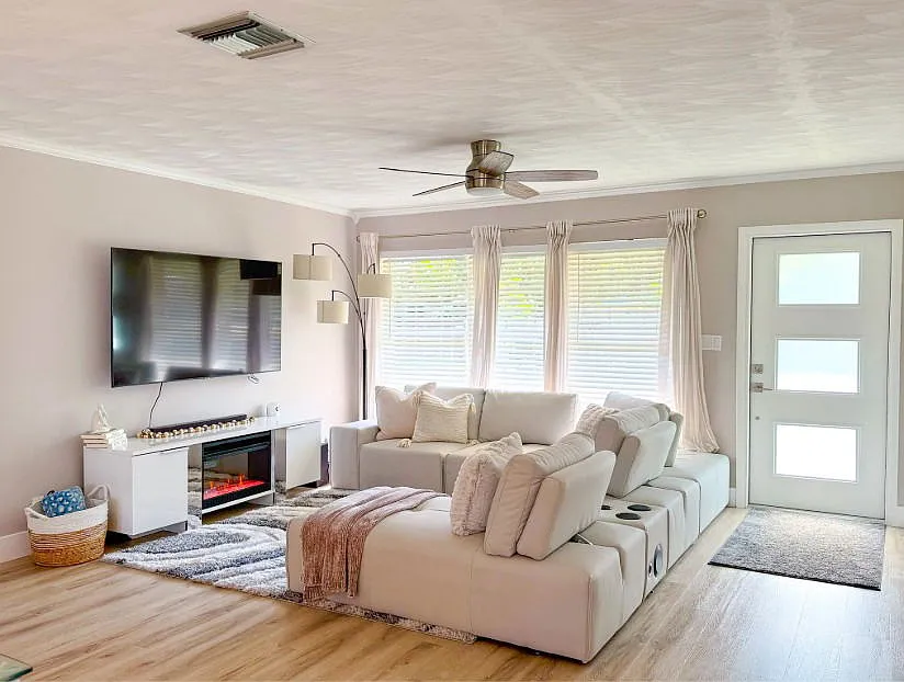 3 bed, 2.0 bath, 1300 sqft, $3,500 — Photo 2