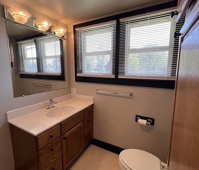 1714 N Green Bay Rd — Photo 11